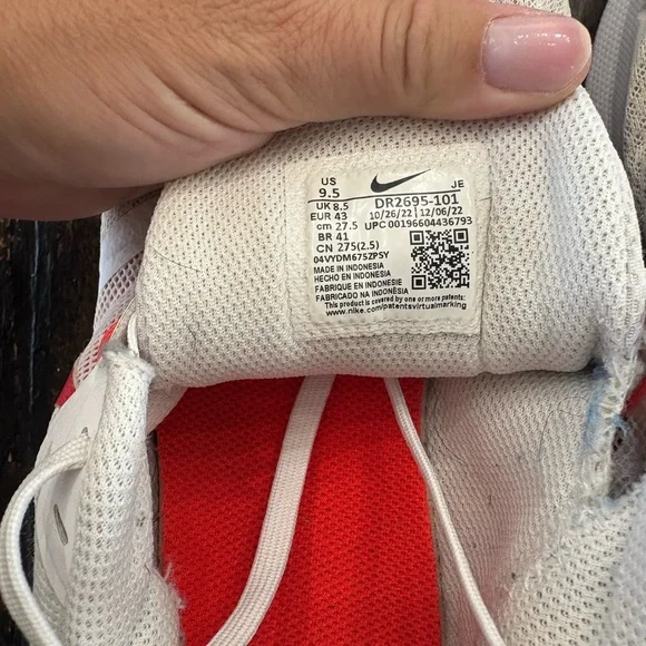 Men’s Nike running shoe | size 9.5 - Picture 3 of 6